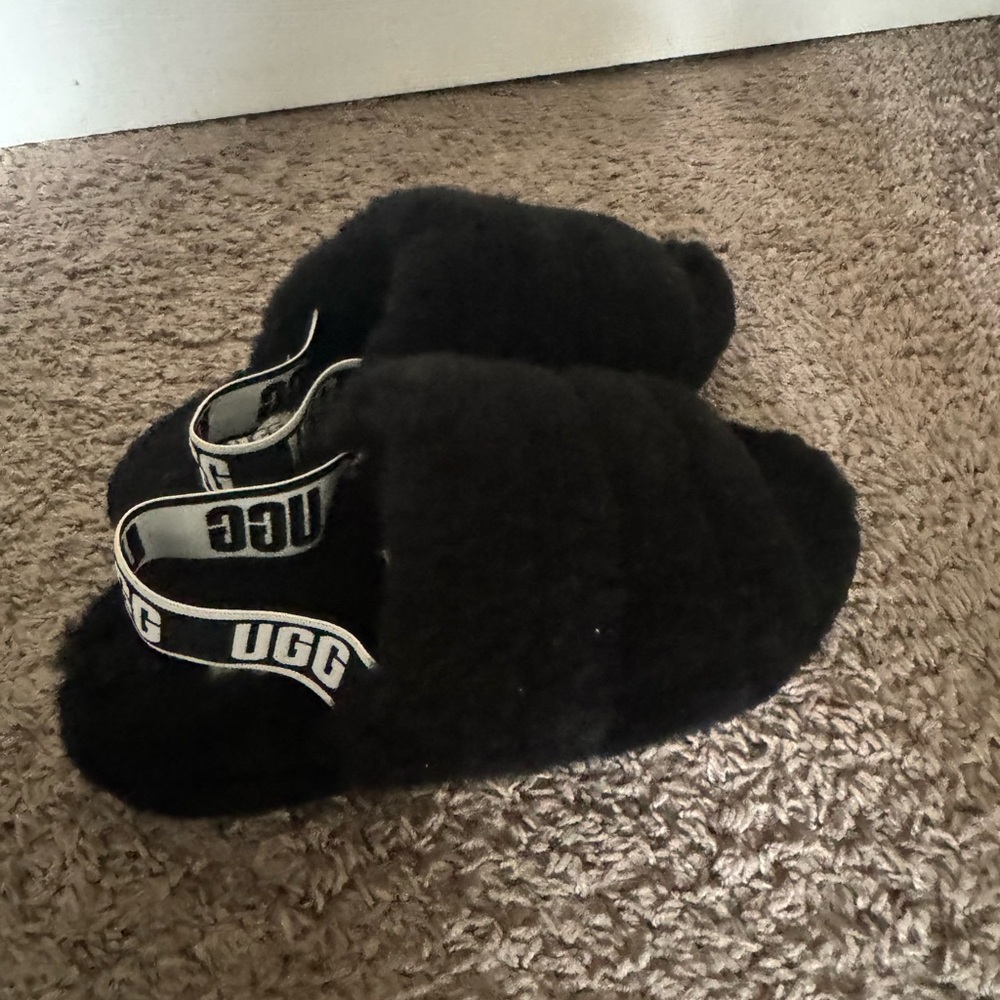 Ugg fluff yea slides